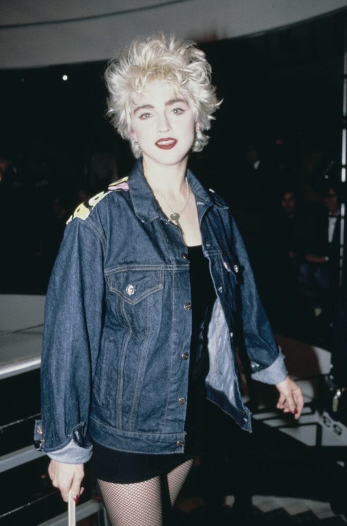 Madonna v dzinsovej bunde